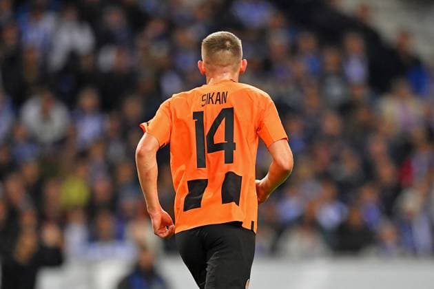 13th December 2023: EUFA Champions League football, FC Porto versus Shakhtar Donetsk: Danylo Sikan of Shakhtar Donetsk celebrates scoring for 1-1 in the 29th minute  ActionPlus12585512 DanielxCastro