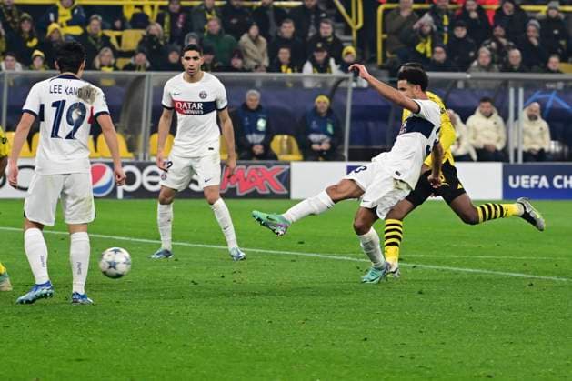 Goal for 1 1 by Warren Zaire Emery 33 Paris Saint Germain , Borussia Dortmund vs Paris Saint Germain, Football, Champions League, Group stage, 13 12 2023 Dortmund Nordrhein Westfalen Germany Copyright: xkolbert-press MarcxNiemeyerx
