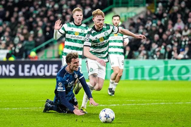 UEFA Champions League: Celtic v Feyenoord Glasgow - Mats Wieffer of Feyenoord, Liam Scales of Celtic during the 6th leg of the UEFA Champions League group stage between Celtic v Feyenoord at Celtic Park on 13 December 2023 in Glasgow, Scotland. Copyright: xYannickxVerhoevenx