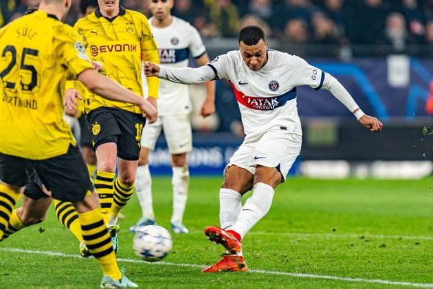 Kylian Mbappe Paris Saint Germain, 7 Borussia Dortmund vs Paris Saint Germain, Football, UEFA Champions League, Matchday 6, 13 12 2023 DFL REGULATIONS PROHIBIT ANY OUSE OF PHOTOGRAPHS AS IMAGE SEQUENCES AND OR QUASI VIDEO Borussia Dortmund vs Paris Saint Germain, Football, UEFA Champions League, Matchday 6, 13 12 2023 Dortmund Copyright: xEibner-Pressefoto BahhoxKarax EP_BVB