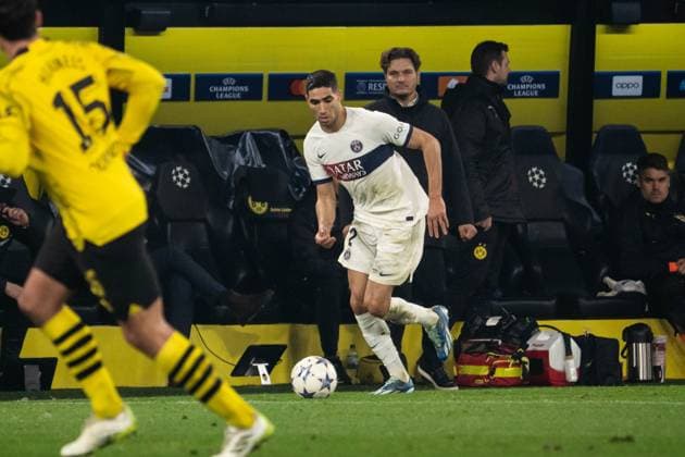 GER, Champions League, Borussia Dortmund vs Paris Saint Germain 13 12 2023, Signal Iduna Park, Dortmund, GER, Champions League, Borussia Dortmund vs Paris Saint Germain In picture Achraf Hakimi Paris Saint Germain, 2 single action whole body whole body ball on foot nordphotoxGmbHxx xChristianxSchulze nph000300