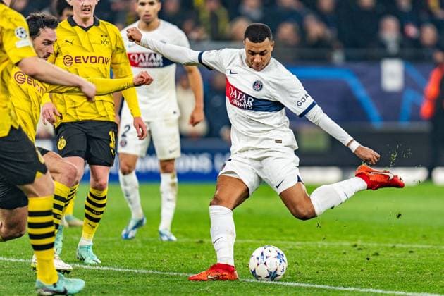 Kylian Mbappe Paris Saint Germain, 7 Borussia Dortmund vs Paris Saint Germain, Football, UEFA Champions League, Matchday 6, 13 12 2023 DFL REGULATIONS PROHIBIT ANY OUSE OF PHOTOGRAPHS AS IMAGE SEQUENCES AND OR QUASI VIDEO Borussia Dortmund vs Paris Saint Germain, Football, UEFA Champions League, Matchday 6, 13 12 2023 Dortmund Copyright: xEibner-Pressefoto BahhoxKarax EP_BVB