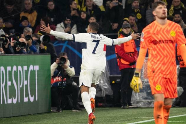 GER, Champions League, Borussia Dortmund vs Paris Saint Germain 13 12 2023, Signal Iduna Park, Dortmund, GER, Champions League, Borussia Dortmund vs Paris Saint Germain In the picture Goal celebration Kylian MbappÃ Mbappe Paris Saint Germain, 7 Offside nordphotoxGmbHxx xChristianxSchulze nph000300