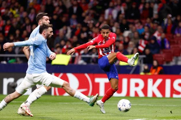 Sport Bilder des Tages December 13, 2023, MADRID, MADRID, SPAIN: Samuel Lino of Atletico de Madrid in action during the UEFA Champions League, Group E round 6, football match played between Atletico de Madrid and SS Lazio at Civitas Metropolitano stadium on December 13, 2023, in Madrid, Spain. MADRID SPAIN - ZUMAa181 20231213_zaa_a181_076 Copyright: xOscarxJ.xBarrosox