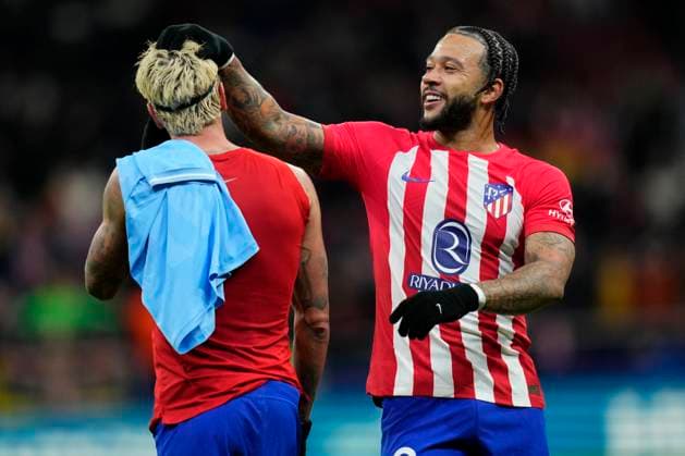 Sport Bilder des Tages Rodrigo De PaulÊof Atletico de Madrid and Memphis DepayÊof Atletico de Madrid during Atletico de Madrid vs Lazio Champions League match on December 13, 2023 at Civitas Metropolitano Stadium in Madrid, Spain. Photo: Senis Cebolla ALFAQUI Madrid Civitas Metropolitano Stadium Spain Copyright: xSenisxCebollax xALFAQUIx