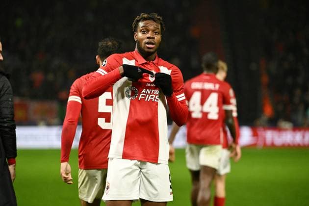 231213 R Antwerp FC vs FC Barcelona, Barca George Ilenikhena of Antwerp celebrates after scoring the 3-2 goal during a football game between Royal Antwerp FC and FC Barcelona on day 6 in Group H of the UEFA Champions League season 2023-2024 competition on December 13, 2023 in Antwerp, Belgium. (Photo by Maarten Straetemans Isosport) ANTWERP BELGIUM  Copyright: xx 424185