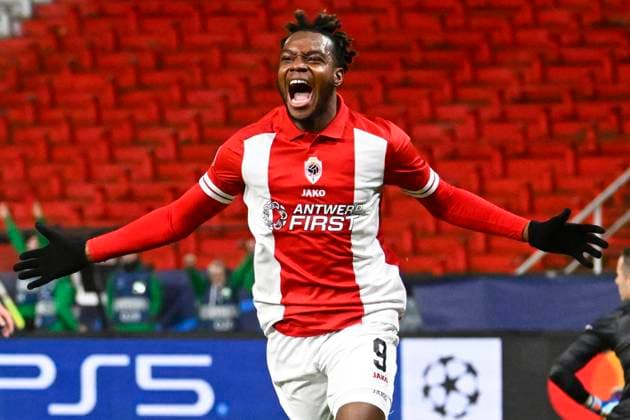 Royal Antwerp FC v FC Barcelona, Barca - UEFA Champions League DEURNE, BELGIUM - DECEMBER 13 : Ilenikhena George forward of Antwerp FC celebrates scoring a goal during the UEFA Champions League group H match between Royal Antwerp FC and FC Barcelona on December 13, 2023 in Deurne, Belgium, 13 12 2023 Deurne Belgium  Copyright: xPeterxDexVoechtx