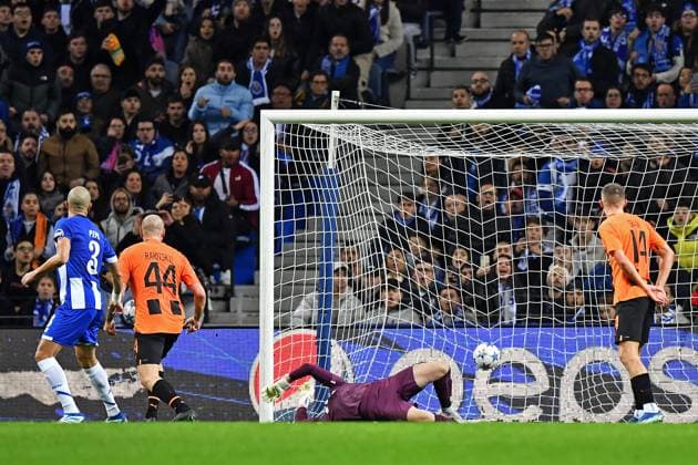 13th December 2023: EUFA Champions League football, FC Porto versus Shakhtar Donetsk: Dmytro Riznyk of Shakhtar Donetsk, beaten by the goal from Wenderson Galeno of Porto FC  ActionPlus12585560 DanielxCastro