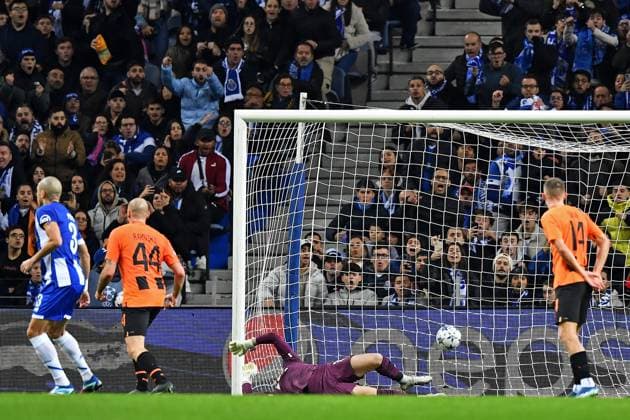 13th December 2023: EUFA Champions League football, FC Porto versus Shakhtar Donetsk: Dmytro Riznyk of Shakhtar Donetsk, beaten by the goal from Wenderson Galeno of Porto FC  ActionPlus12585561 DanielxCastro