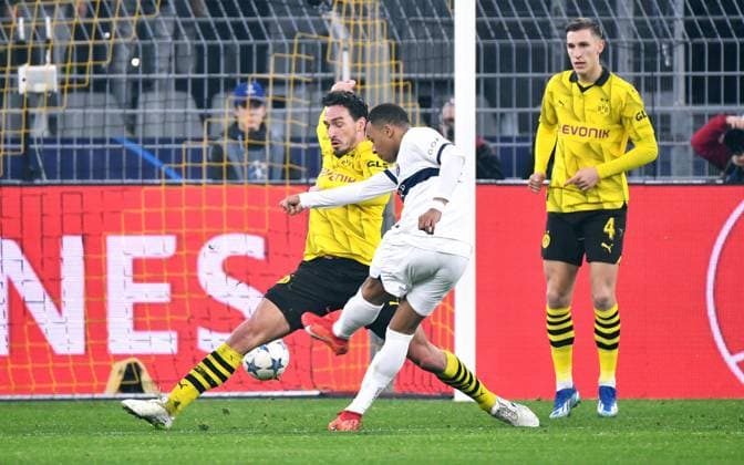 Football, Champions League, Germany, Men, Season 2023 2024, Matchday 6, Signal Iduna Park Dortmund Bor Dortmund FC Paris Saint Germain 1 1 Kylian Mbappe PSG , Mats Hummels BVB Action UEFA REGULATES PROHIBIT ANY USE OF PHOTOGRAPHS AS IMAGE SEQUENCES AND OR QUASI VIDEO