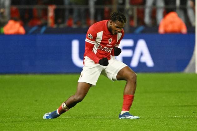 231213 R Antwerp FC vs FC Barcelona, Barca George Ilenikhena of Antwerp celebrates after a football game between Royal Antwerp FC and FC Barcelona on day 6 in Group H of the UEFA Champions League season 2023-2024 competition on December 13, 2023 in Antwerp, Belgium. (Photo by Maarten Straetemans Isosport) ANTWERP BELGIUM  Copyright: xx 424220