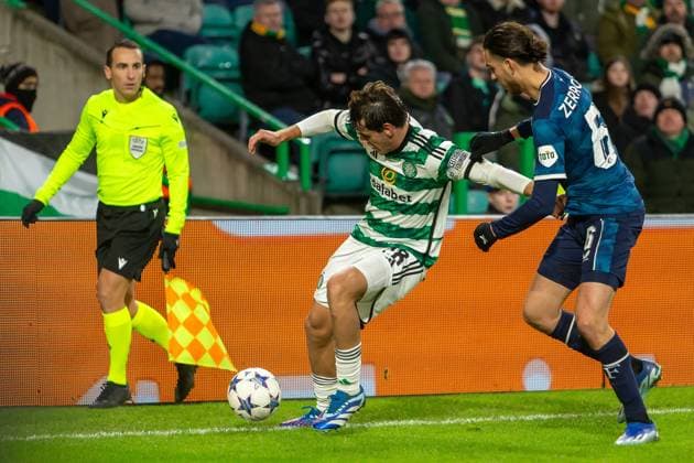 Celtic v Feyenoord Champions League 13 12 2023. Paulo Bernardo of Celtic FC keeps the ball in play during the Champions League Matchday 6, Celtic FC vs Feyenoord, Celtic Park, Parkhead, Glasgow, 13 12 2023. Editorial use only , Copyright: xColinxPoultneyx PSI-18592-0031
