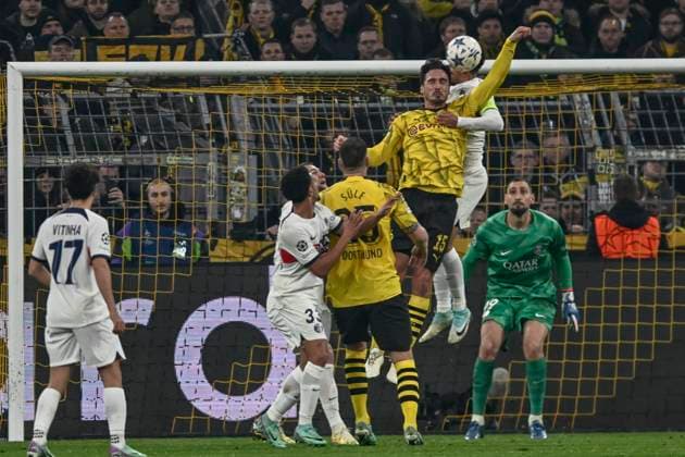 Penalty area scene Goal chance from Dortmund 13 12 2023 Soccer, Champions League, Borussia Dortmund vs Paris St Germain, Signal Iduna Park, Dortmund, NRW Germany Copyright: xpepphotox xHorstxMauelshagenx pep00321, pep_20231213_hm