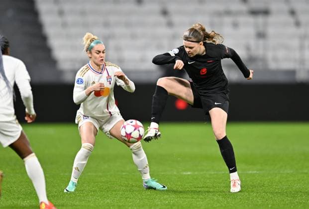 Ellie Carpenter (lyon) vs (brann) FOOTBALL: Olympique Lyonnais FÂŽminines vs SK Brann - Ligue des Champions FÂŽminine - 13 12 2023 FredericChambert Panoramic 