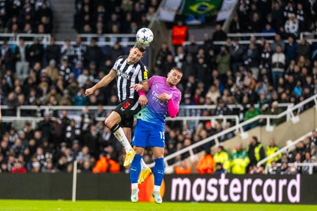 St. James Park NEWCASTLE UPON TYNE, ENGLAND - DECEMBER 13: Fabian Schär of Newcastle United United beats Luka JoviÄ? of AC Milan to the ball during the UEFA Champions League Group Stage match between Newcastle United FC and AC Milan at St. James Park on December 13, 2023 in Newcastle upon Tyne, England. (Richard Callis SPP) Copyright: xRichardxCallisx xSPPx spp-en-EuSpIm-RC3_Newcastle_ACMilan_13Dec2023_RCA-5443