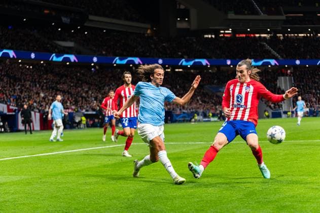 Atletico Madrid v SS Lazio: Group E - UEFA Champions League 2023 24 Matteo Guendouzi of Lazio is seen in action against Caglar Soyuncu of Atletico Madrid during the Champions League football match at Metropolitano Stadium in Madrid, Spain. Madrid Madrid Spain  Copyright: xAlbertoxGardinx originalFilename:gardin-uefacham231213_np941.jpg