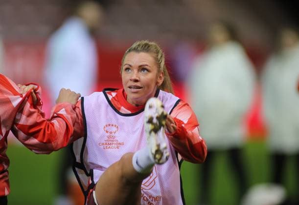 Munich, Germany 14 December 2023 Football, Women, Champions League, Matchday 3, Season 2023 2024, FC Bayern Munich Ajax Amsterdam, Campus Linda Dallmann FC Bayern Munich warming up