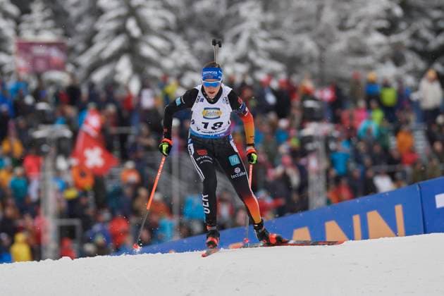 Sport Themen der Woche KW50 Sport Bilder des Tages BMW IBU Weltcup Biathlon Lenzerheide 2023, Frauen Sprint 7.5 km, Lenzerheide, Schweiz Lenzerheide, Schweiz, 14. Dezember 2023. Preuss Franziska GER beim 7.5 km Sprint der Frauen am BMW IBU Weltcup Biathlon 2023 in Lenzerheide. *** BMW IBU World Cup Biathlon Lenzerheide 2023, Womens Sprint 7 5 km, Lenzerheide, Switzerland Lenzerheide, Switzerland, December 14, 2023 Preuss Franziska GER in the womens 7 5 km sprint at the BMW IBU World Cup Biathlon 2023 in Lenzerheide