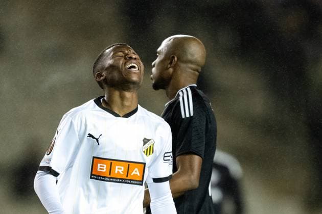 231214 Akoua Romeo Amane of Häcken looks dejected during the UEFA Europa League match between Qarabag and Häcken on December 14, 2023 in Baku Photo Carl Sandin BILDBYRAN code CS CS0469 football soccer football uefa europa league qarabag häcken bbeng deppp  Copyright: CARLxSANDIN BB231214CS034