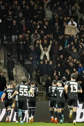 231214 Fans of Qarabag celebrate the 1 0 goal during the UEFA Europa League match between Qarabag and Häcken on December 14, 2023 in Baku Photo Carl Sandin BILDBYRAN code CS CS0469 fotboll football soccer fotball uefa europa league qarabag häcken bbeng jubel  Copyright: CARLxSANDIN BB231214CS042