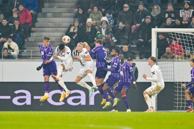 SOCCER - UEFA EL, LASK vs Toulouse LINZ,AUSTRIA,14.DEC.23 - SOCCER - UEFA Europa League, group stage, Linzer ASK vs Toulouse FC. Image shows players of both teams.  GEPAxpictures xChristianxMoser