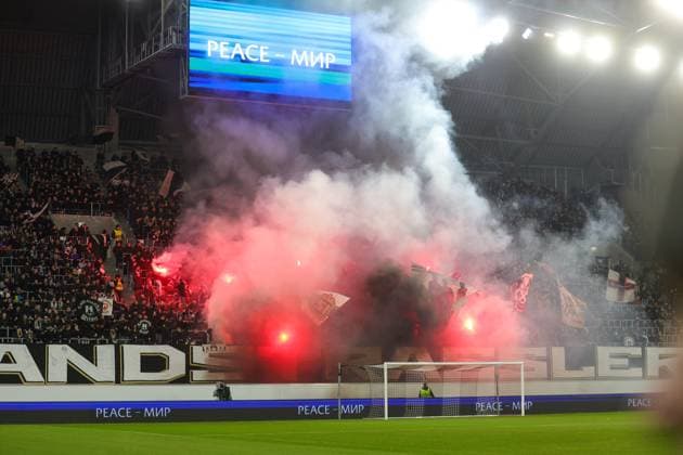 SOCCER - UEFA EL, LASK vs Toulouse LINZ,AUSTRIA,14.DEC.23 - SOCCER - UEFA Europa League, group stage, Linzer ASK vs Toulouse FC. Image shows a feature with the fans of LASK.  GEPAxpictures xManuelxBinder