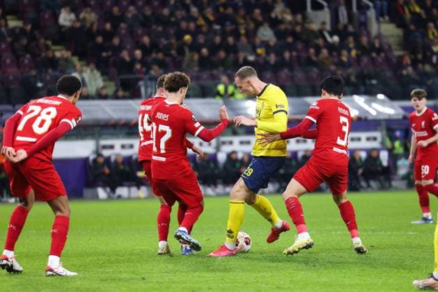 231214 Royale Union Saint-Gilloise vs Liverpool FC Gustaf Nilsson of Union in action with the ball during a football game between Royale Union Saint-Gilloise and Liverpool FC on day 6 in Group E of the UEFA Europa League season 2023-2024 competition on December 14, 2023 in Brussels, Belgium. (Photo by Frank Abbeloos Isosport) BRUSSELS BELGIUM  Copyright: xx 424492