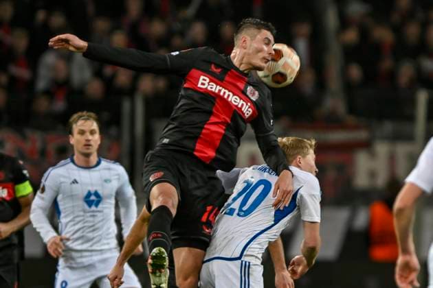 Header header duel Patrik Schick 14, Bayer Leverkusen Kristian Eriksen 20, Molde FK 14 12 2023 Soccer Europa League, Bayer 04 Leverkusen vs Molde FK, BayArena, Leverkusen, NRW Germany Copyright: xpepphotox xHorstxMauelshagenx pep00321, pep_20231214_hm