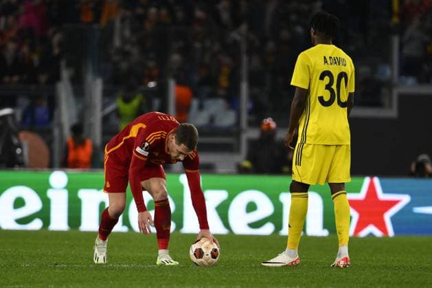 Football Europa League match - AS Roma vs FC Sheriff Tiraspol Andrea Belotti of A.S. Roma celebrates after scoring 2-0 during the UEFA Europa League Matchday 6, Group G, between A.S. Roma - F.C. Sheriff Tiraspol on 14 December 2023 at the Olympic Stadium in Rome, Italy. Rome Italy  Copyright: xIPAxSport ABACAx