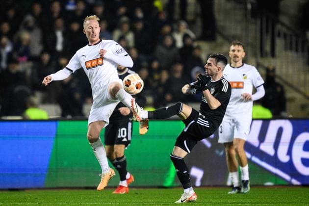 231214 Mikkel Rygaard Jensen of Häcken and Marko Jankovic of Qarabag during the UEFA Europa League match between Qarabag and Häcken on December 14, 2023 in Baku Photo Carl Sandin BILDBYRAN code CS CS CS0469 fotboll soccer football uefa europa league qarabag häcken bbeng  Copyright: CARLxSANDIN BB231214CS064
