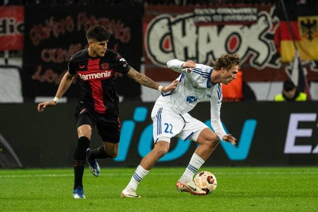 GER, UEFA Europa League matchday 6, Bayer 04 Leverkusen vs Molde Fotballklubb 14 12 2023, BayArena, Leverkusen, GER, UEFA Europa League matchday 6, Bayer 04 Leverkusen vs Molde Fotballklubb In the picture duel between Magnus Grodem Grodem Molde Fotballklubb, 22 and Piero Hincapie Bayer 04 Leverkusen, 3 nordphotoxGmbHxx xChristianxSchulze nph000300
