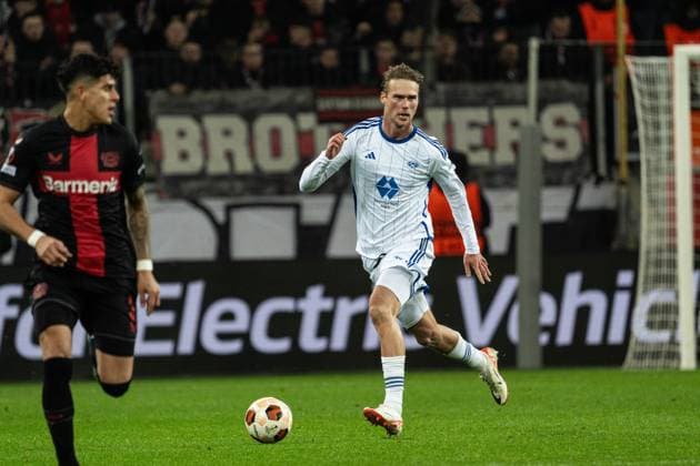 GER, UEFA Europa League matchday 6, Bayer 04 Leverkusen vs Molde Fotballklubb 14 12 2023, BayArena, Leverkusen, GER, UEFA Europa League matchday 6, Bayer 04 Leverkusen vs Molde Fotballklubb In the picture Anders Hagelskjaer Molde Fotballklubb, 25 single action full body whole body ball on foot nordphotoxGmbHxx xChristianxSchulze nph000300