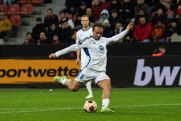 GER, UEFA Europa League matchday 6, Bayer 04 Leverkusen vs Molde Fotballklubb 14 12 2023, BayArena, Leverkusen, GER, UEFA Europa League matchday 6, Bayer 04 Leverkusen vs Molde Fotballklubb In picture Fredrik Gulbrandsen Molde Fotballklubb, 8 shot on goal, single action full body whole body ball on foot nordphotoxGmbHxx xChristianxSchulze nph000300