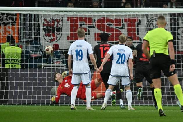 Oliver Petersen 12, Molde FK cant prevent the goal for 5 0 Goalscorer Adam Hlozek 23, Bayer Leverkusen 14 12 2023 Soccer Europa League, Bayer 04 Leverkusen vs Molde FK, BayArena, Leverkusen, NRW Germany Copyright: xpepphotox xHorstxMauelshagenx pep00321, pep_20231214_hm