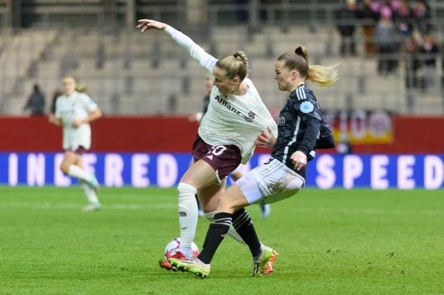 Franziska Kett (20 FC Bayern Munich) and Milicia Keijzer (18 Ajax Amsterdam) during the UEFA Womens Champions League group stage match between FC Bayern Munich and Ajax Amsterdam at FC Bayern Campus in Munich, Germany. (Sven Beyrich SPP) Copyright: xSvenxBeyrich SPPx spp-en-SvBe-20231214-D4S_3466