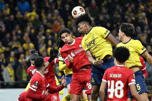 231214 Royale Union Saint-Gilloise vs Liverpool FC Jarell Quansah of LiverpoolW battles for the ball with Kevin Rodriguez of Union during a football game between Royale Union Saint-Gilloise and FC Liverpool on day 6 in Group E of the UEFA Europa League season 2023-2024 competition on December 14, 2023 in Brussels, Belgium. (Photo by Maarten Straetemans Isosport) BRUSSELS BELGIUM  Copyright: xx 424664