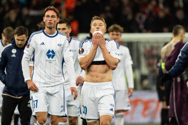 GER, UEFA Europa League matchday 6, Bayer 04 Leverkusen vs Molde Fotballklubb 14 12 2023, BayArena, Leverkusen, GER, UEFA Europa League matchday 6, Bayer 04 Leverkusen vs Molde Fotballklubb In the picture Kristian Eriksen Molde Fotballklubb, 20 pulls the jersey over his face nordphotoxGmbHxx xChristianxSchulze nph000300