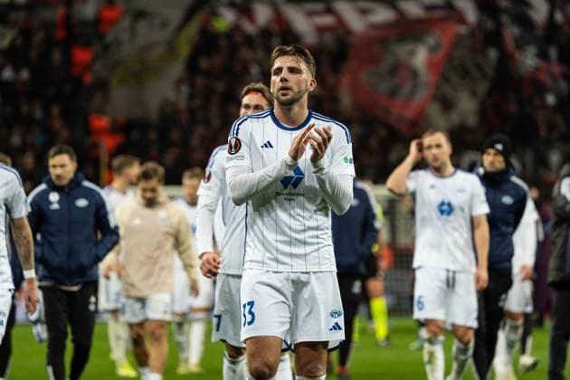 GER, UEFA Europa League matchday 6, Bayer 04 Leverkusen vs Molde Fotballklubb 14 12 2023, BayArena, Leverkusen, GER, UEFA Europa League matchday 6, Bayer 04 Leverkusen vs Molde Fotballklubb In the picture Niklas odegard Odegard Molde Fotballklubb, 33 clapping towards the fans nordphotoxGmbHxx xChristianxSchulze nph000300