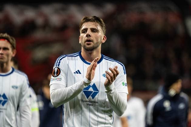 GER, UEFA Europa League matchday 6, Bayer 04 Leverkusen vs Molde Fotballklubb 14 12 2023, BayArena, Leverkusen, GER, UEFA Europa League matchday 6, Bayer 04 Leverkusen vs Molde Fotballklubb In the picture Niklas odegard Odegard Molde Fotballklubb, 33 claps towards the fans, guest curve nordphotoxGmbHxx xChristianxSchulze nph000300