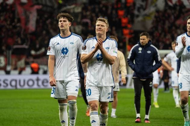 GER, UEFA Europa League matchday 6, Bayer 04 Leverkusen vs Molde Fotballklubb 14 12 2023, BayArena, Leverkusen, GER, UEFA Europa League matchday 6, Bayer 04 Leverkusen vs Molde Fotballklubb In the picture Kristian Eriksen Molde Fotballklubb, 20 clapping towards the fans nordphotoxGmbHxx xChristianxSchulze nph000300