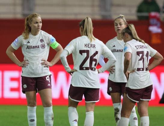 Disappointment Bayern players after the end of the match Womens football, Bayern Munich Ajax Amsterdam, Womens Champions League, group stage, on 14 12 2023 in Munich, F C B A Y E R N C A M P U S, Germany Source Copyright Credit Oryk HAIST xR7__9197.JPGx