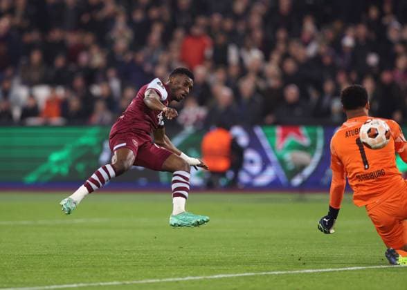 London, England, 14th December 2023. Mohammed Kudus of West Ham United scores the first goal during the UEFA Europa League match at the London Stadium, London. Picture credit should read: David Klein Sportimage EDITORIAL USE ONLY. No use with unauthorised audio, video, data, fixture lists, club league logos or live services. Online in-match use limited to 120 images, no video emulation. No use in betting, games or single club league player publications. SPI-2801-0013
