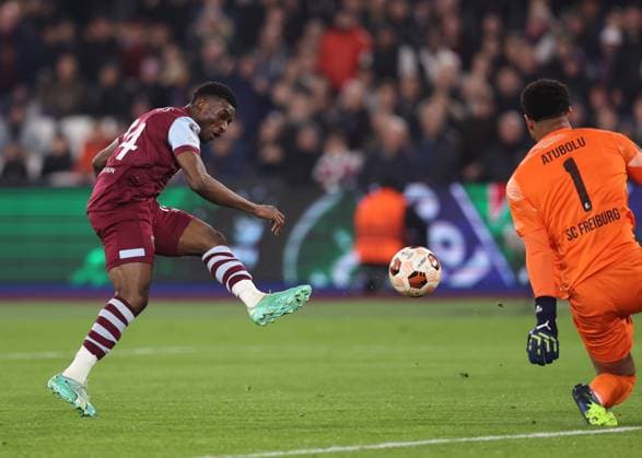 London, England, 14th December 2023. Mohammed Kudus of West Ham United scores the first goal during the UEFA Europa League match at the London Stadium, London. Picture credit should read: David Klein Sportimage EDITORIAL USE ONLY. No use with unauthorised audio, video, data, fixture lists, club league logos or live services. Online in-match use limited to 120 images, no video emulation. No use in betting, games or single club league player publications. SPI-2801-0016