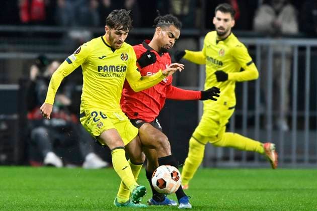 Rennes Villarreal PHOTOPQR OUEST FRANCE Philippe RENAULT ; Rennes ; 14 12 2023 ; UEFA. Europa League. Phase de groupe. Football. Rennes Villarreal Adria Altimira Villarreal et Lorenz Assignon Rennes Photo Philippe RENAULT Ouest-France Rennes France  Copyright: xPHOTOPQR OUESTxFRANCE MAXPPPxPhilippexRENAULTx 20231214OFR7222 20231214OFR7222