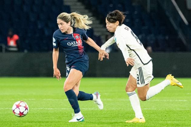 Jackie Groenen (PSG) FOOTBALL : PSG vs AS Roma - UEFA WomenÂ’s Champions League - 14 12 2023 BaptisteAutissier Panoramic 