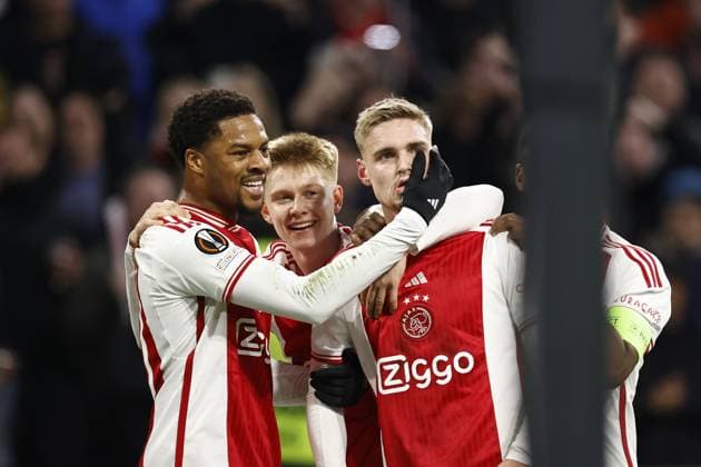 AMSTERDAM - (l-r) Chuba Akpom of Ajax, Kristian Hlynsson of Ajax, Kenneth Taylor of Ajax celebrate the 2-1 during the UEFA Europa League match in group B between Ajax Amsterdam and AEK Athene FC at the Johan Cruyff ArenA on December 14, 2023 in Amsterdam, The Netherlands. ANP MAURICE VAN STEEN UEFA Europa League 2023 24 2023 2024 xVIxANPxSportx xxANPxIVx 486303722 originalFilename: 486303722.jpg