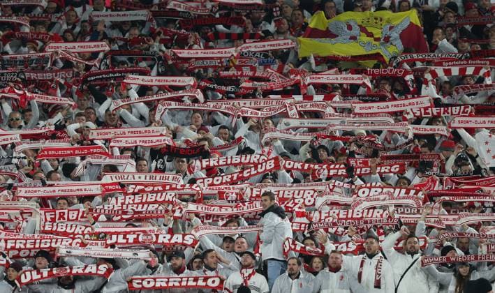 . - West Ham United v Club Freiburg, UEFA Europa League - Group A, The London Stadium, London, UK. - 14th December 2023. SC Freiburg fans. - West Ham United v Sport-Club Freiburg, UEFA Europa League - Group A, The London Stadium, London, UK. - 14th December 2023. London London Stadium UK Copyright: xDanxWeirx CP_West_Ham_United_Freiburg_05