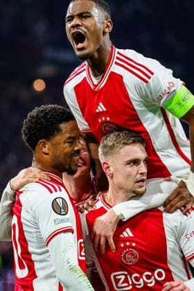 AMSTERDAM, 14-12-2023 , JohanCruyff Arena, Europa League Football season 2023 2024. Ajax player Kenneth Taylor scores and celebrations with Ajax player Jorrel Hato , Ajax player Chuba Akpom and Ajax player Kristian Hlynsson during the match Ajax - AEK Athens. Ajax - AEK Athens  x23520949x Copyright: