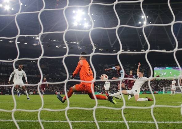Edson Alvarez of West Ham United scores their sides second goal West Ham United v Freiburg, UEFA Europa League, Group A, Football, London Arena, London, UK - 14 Dec 2023 EDITORIAL USE ONLY No use with unauthorised audio, video, data, fixture lists, club league logos or live services. Online in-match use limited to 120 images, no video emulation. No use in betting, games or single club league player publications. Copyright: xMichaelxZemanek Shutterstockx 14254605s