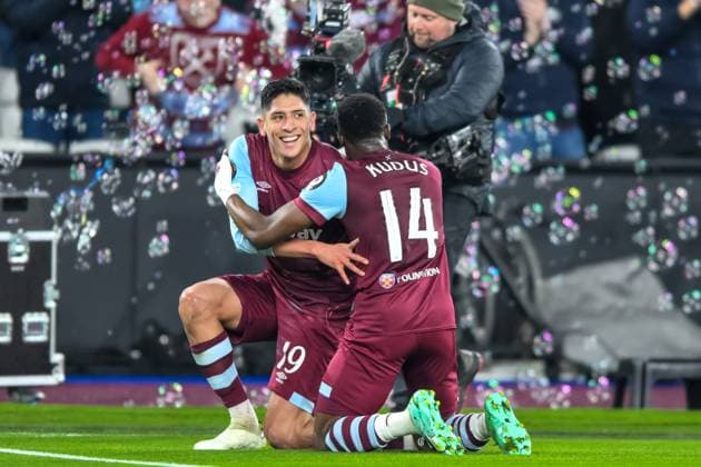 Edson Alvarez of West Ham United celebrates scoring West Ham United second goal of the first half during the UEFA Europa League match between West Ham United and SC Freiburg at the London Stadium, Queen Elizabeth Olympic Park , London, England on 14 December 2023. Copyright: xPhilxHutchinsonx 39240023